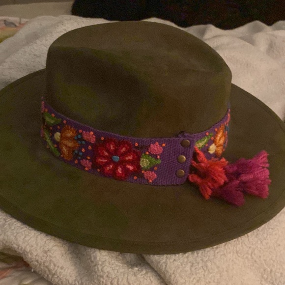 SPRING CLEANOUT 🍀🪻🌹Wide Brim Olive Green Hat - Picture 2 of 9